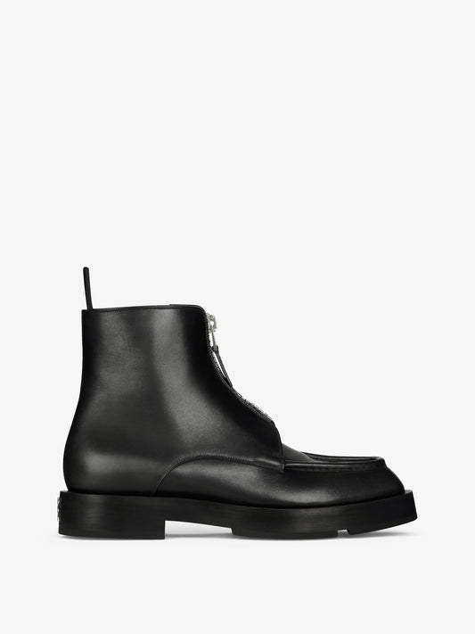 squared ankle boots in Box leather