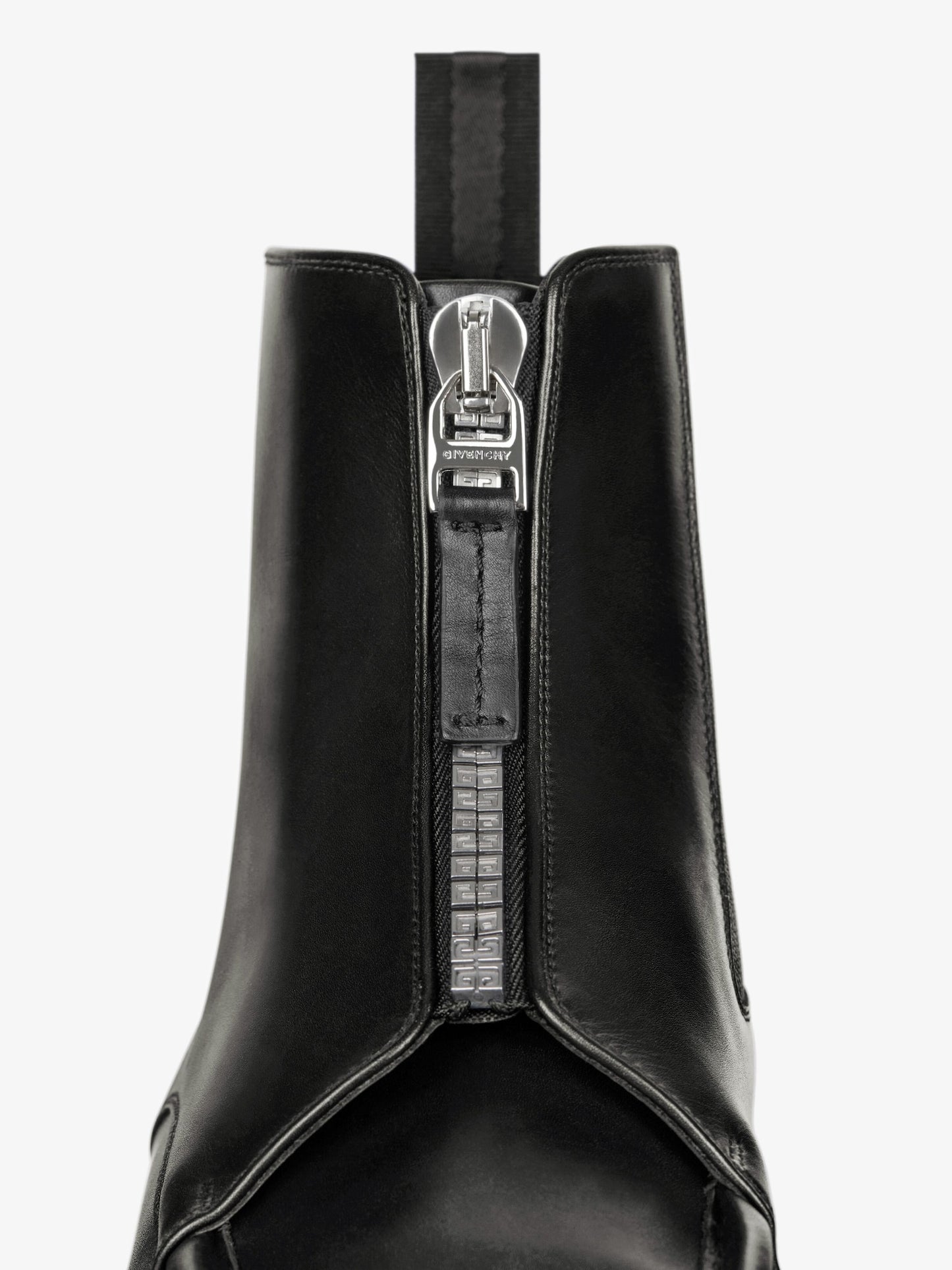 squared ankle boots in Box leather